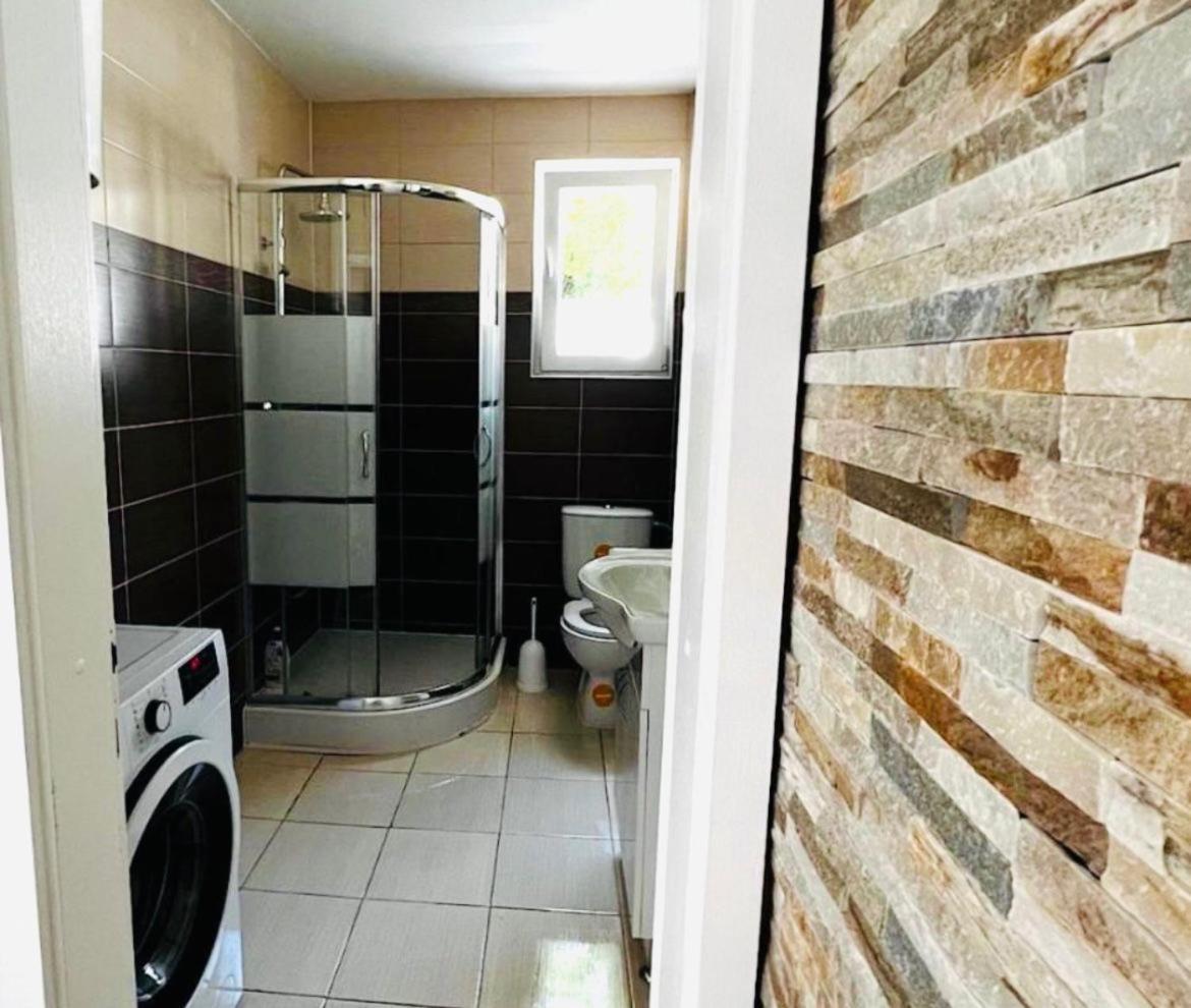 Radovanovic Matulji Luaran gambar